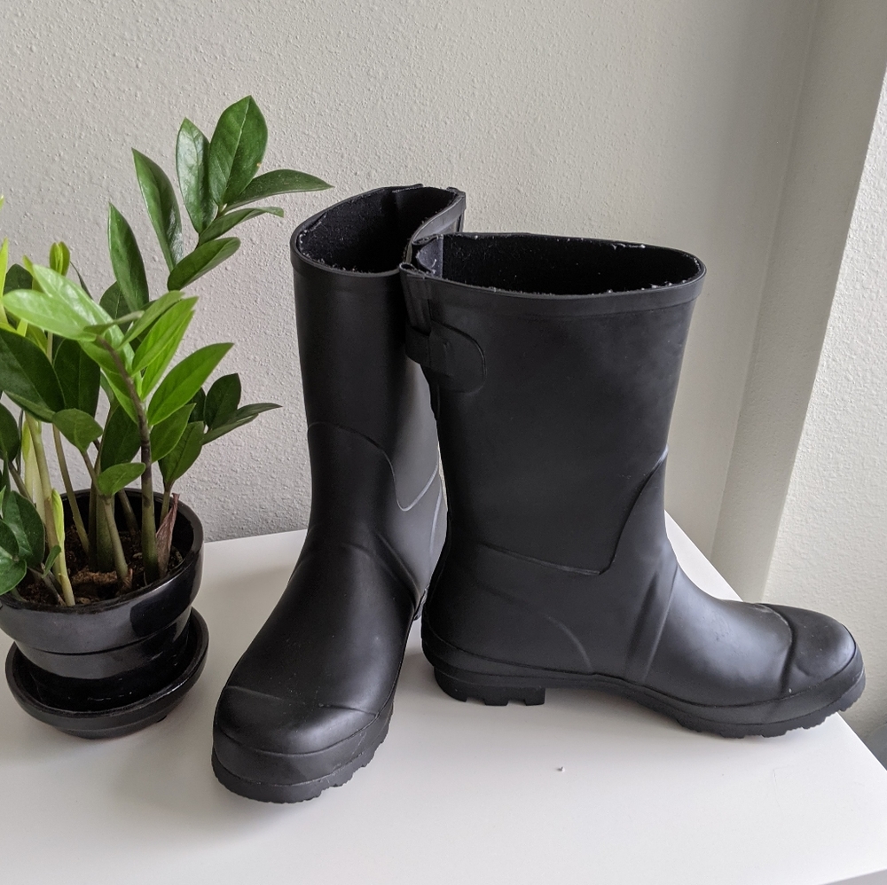 Wide Calf Rain Boots